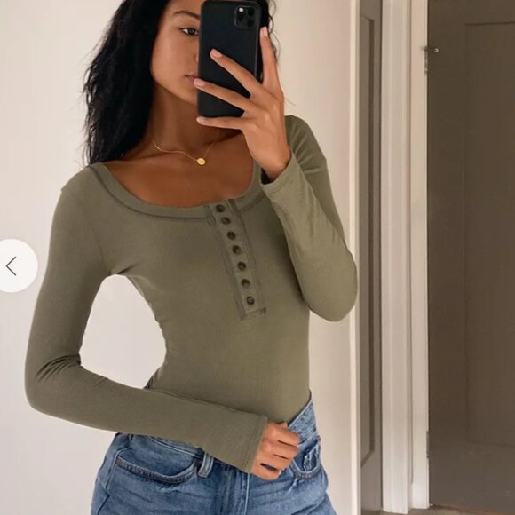 Lulu's Simply the Best Olive Green Long Sleeve Button-Front Bodysuit Size M - Picture 2 of 8